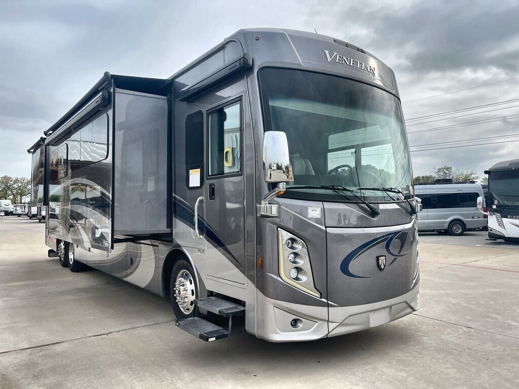 Thor Motor Coach Venetian RVs For Sale near Silver Dollar City, MO - RV ...