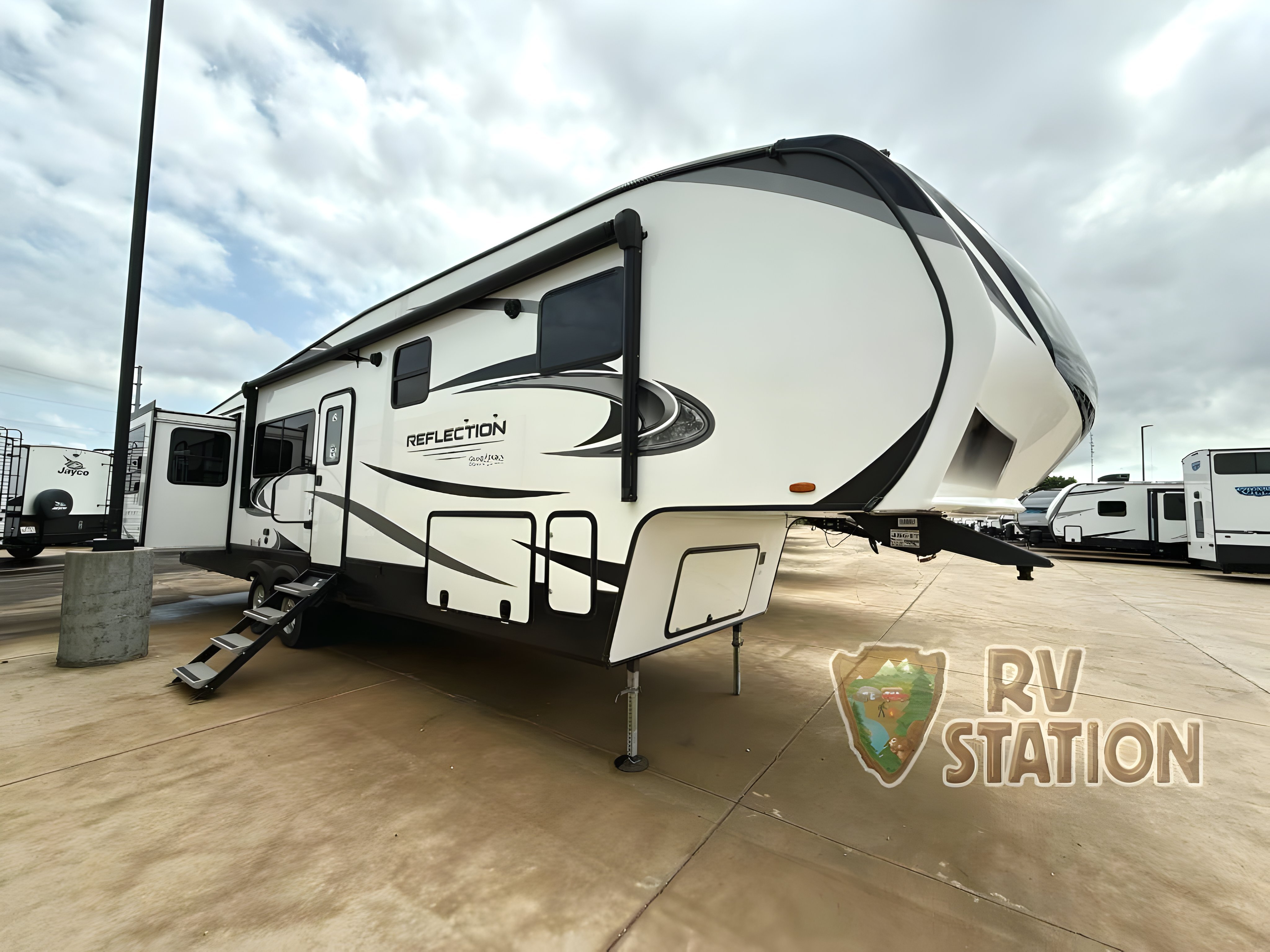 2022 Grand Design Reflection 341RDS RV