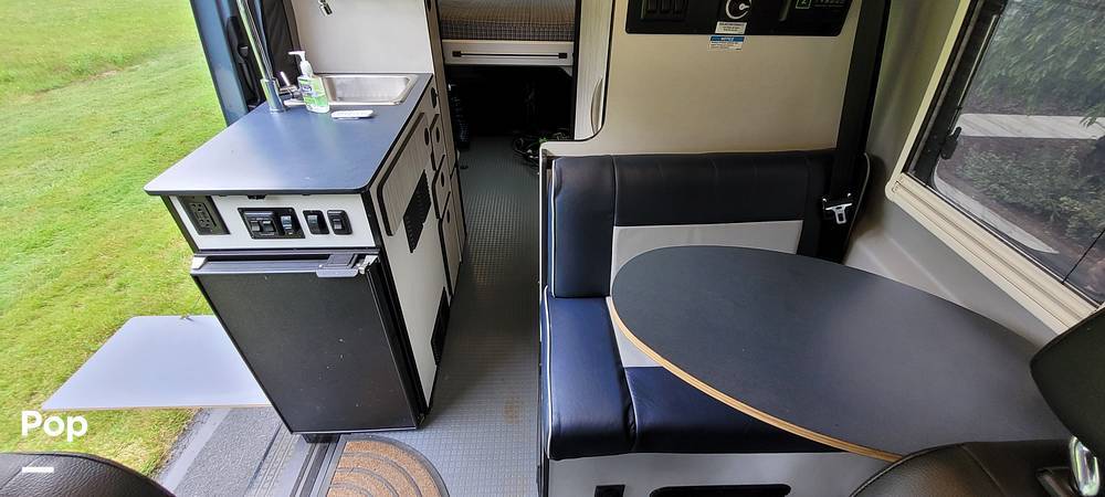 【Annie 】factoy-b revel Winnebago Revel Camper Van Floorplan and Specifications