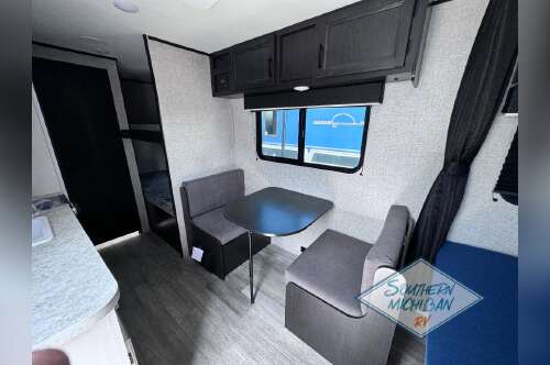 2022 Jayco Jay Flight SLX 7 174BH in hillsdale MI
