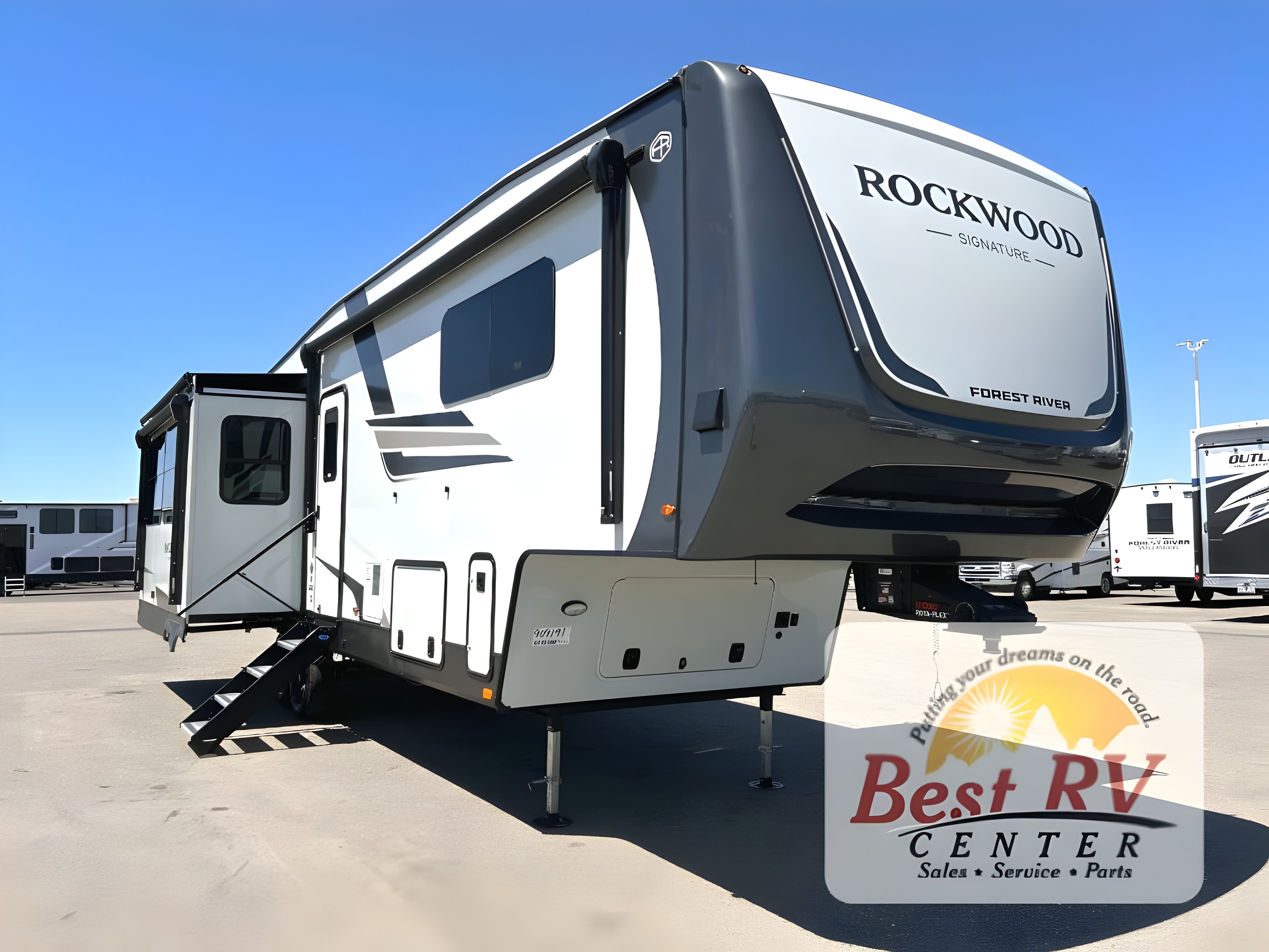 Rockwood Fifth Wheels Sleeps 5 For Sale Near 18657 - Forest River