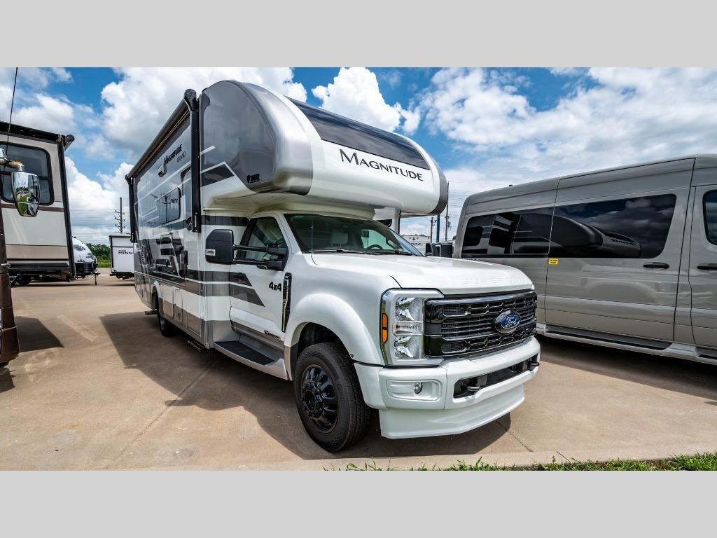 2026 Thor Motor Coach Magnitude GRAND 4x4 S29 RV
