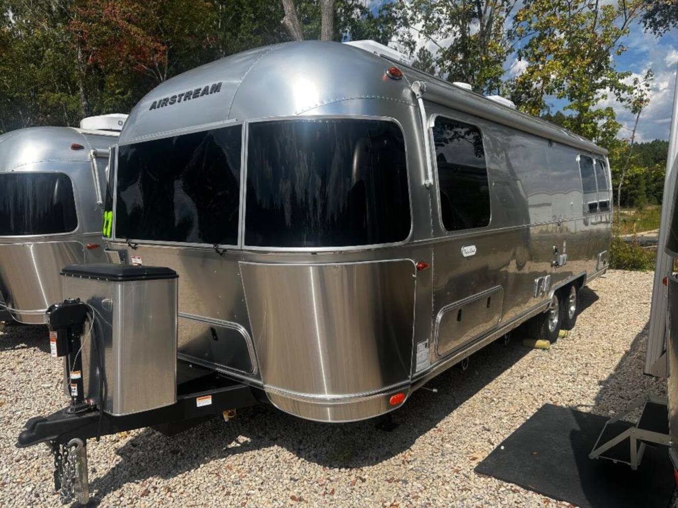 A photo of this 2026 Airstream Flying Cloud Twin Hatch with Lithium and Solar 27FB Twi