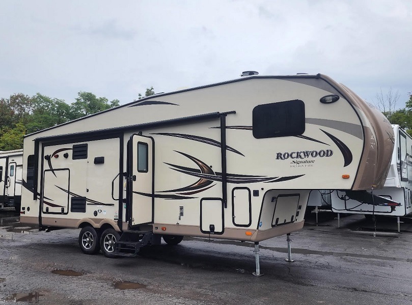 2017 Forest River Rv Rockwood Signature Ultra Lite 8288WS in north tonawanda NY