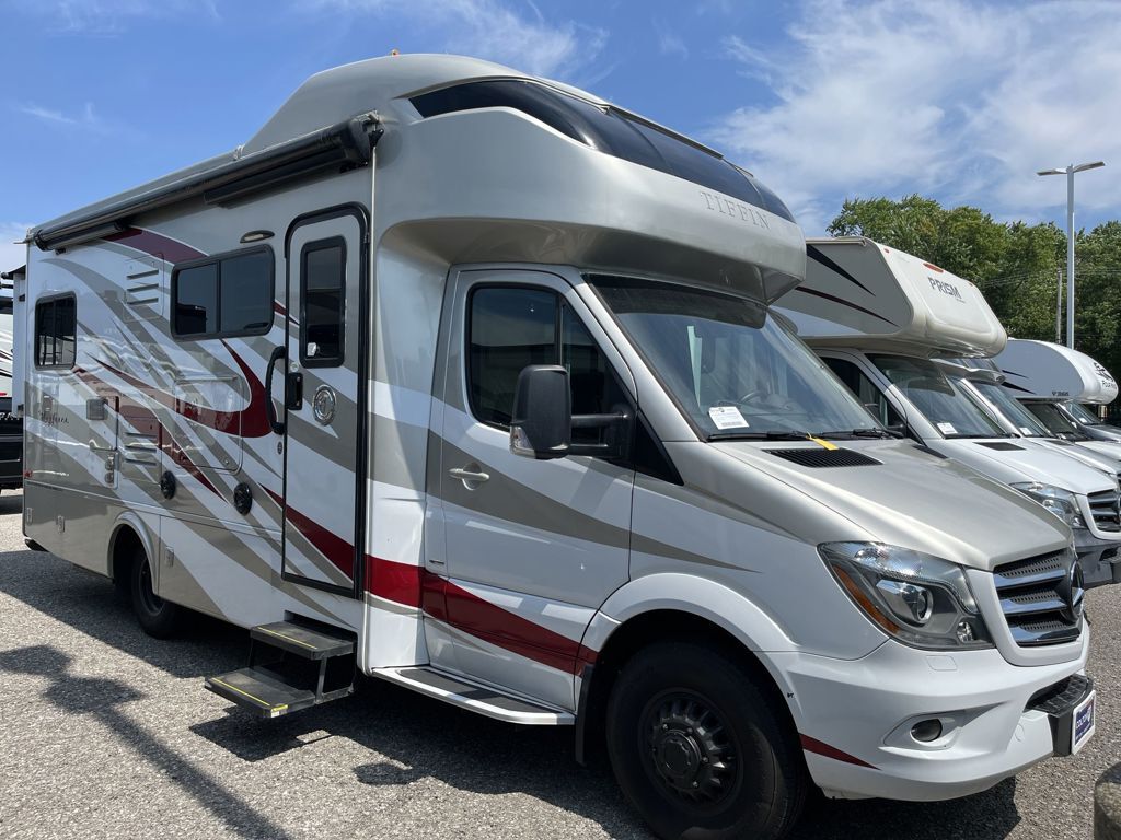 2017 Tiffin Motorhomes Wayfarer 24 QW in north tonawanda NY