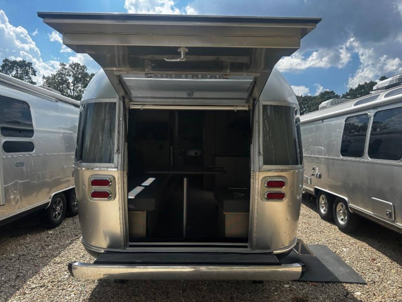 A photo of this 2026 Airstream Flying Cloud Twin Hatch with Lithium and Solar 27FB Twi