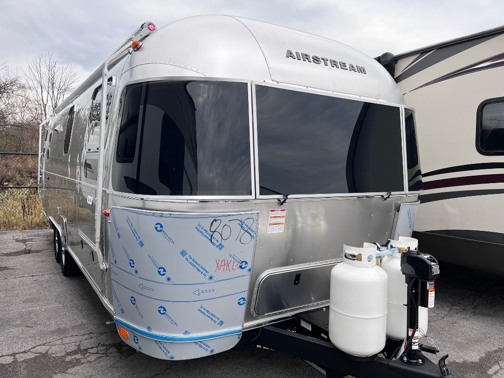 2026 Airstream Flying Cloud 27FB Twin in orchard park NY