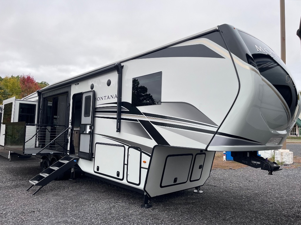2025 Keystone Rv Montana 3532SP in wind gap PA