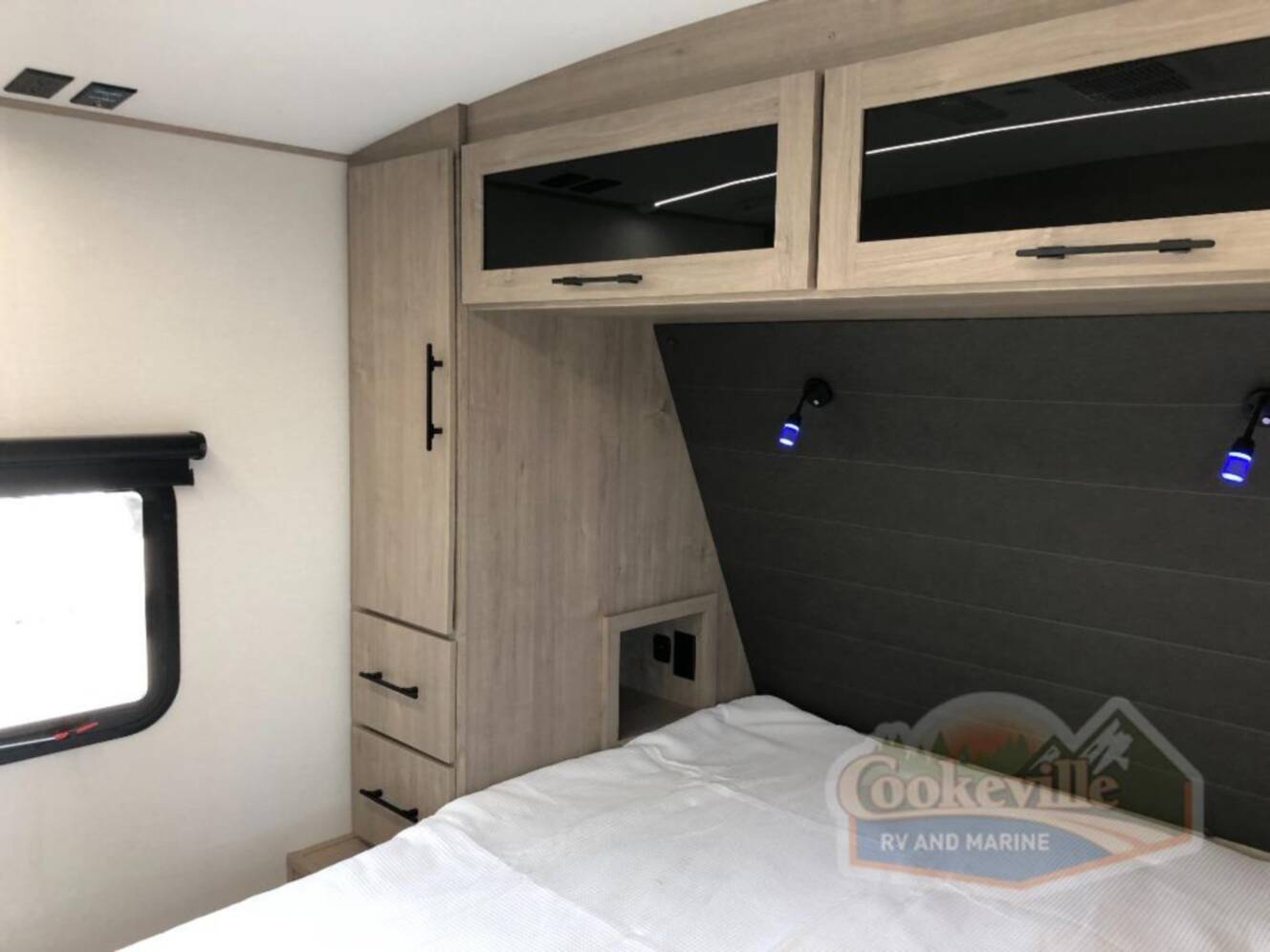 A photo of this 2026 Grand Design Imagine 2800BH