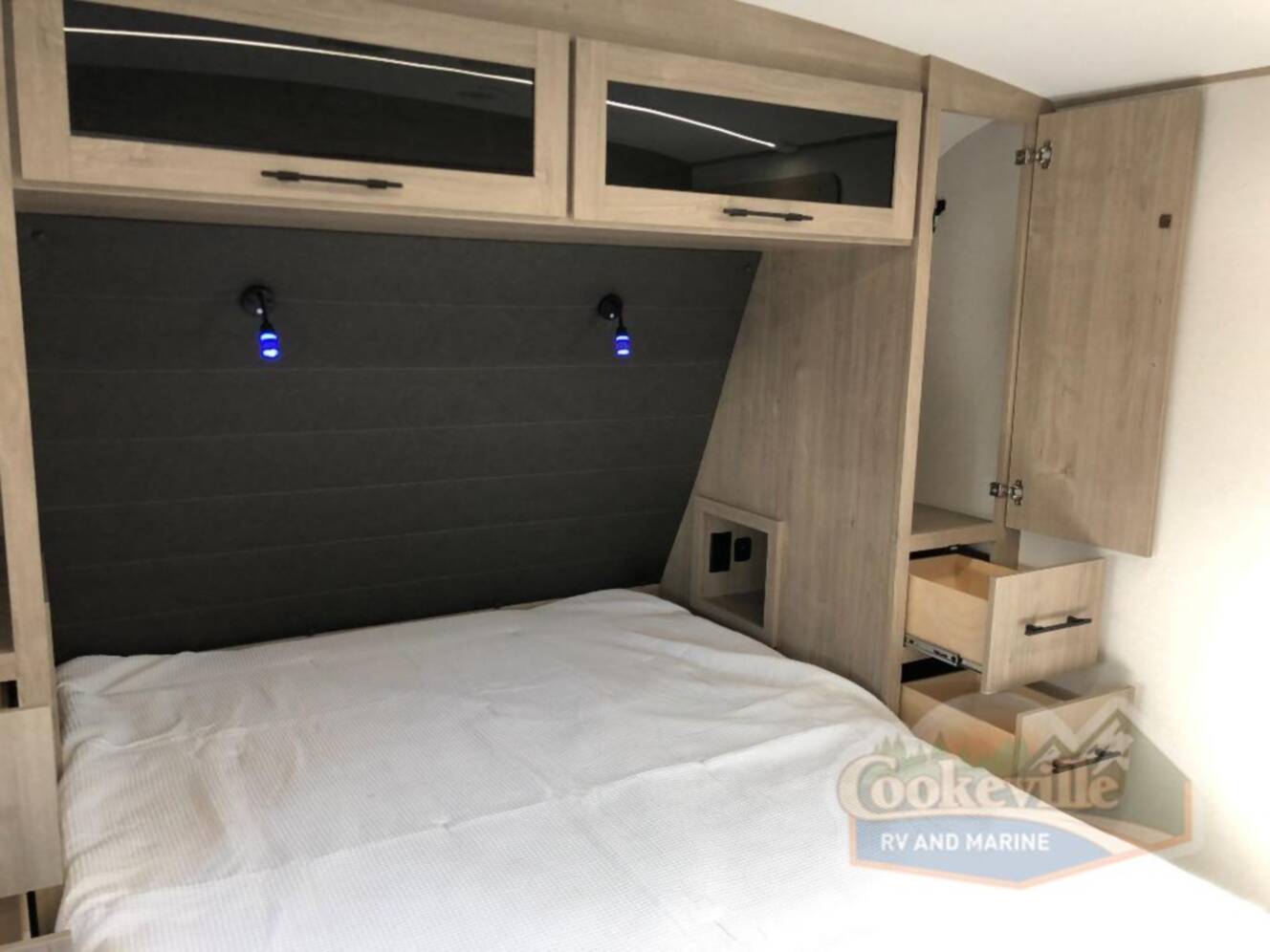 A photo of this 2026 Grand Design Imagine 2800BH