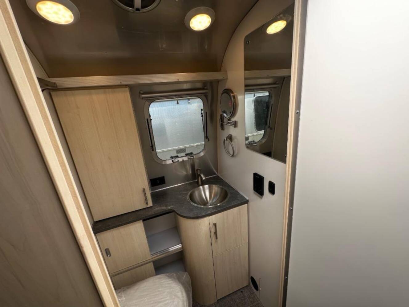 A photo of this 2026 Airstream Flying Cloud Twin Hatch with Lithium and Solar 27FB Twi