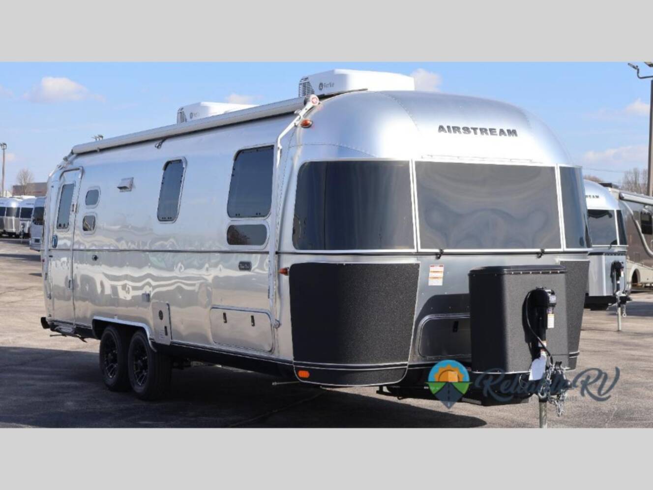 A photo of this 2026 Airstream Flying Cloud 27FB Twin