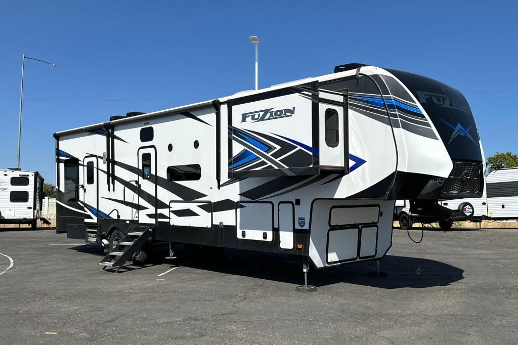 2023 Keystone Rv Fuzion 369FW Fifth Wheel Toy Hauler RV