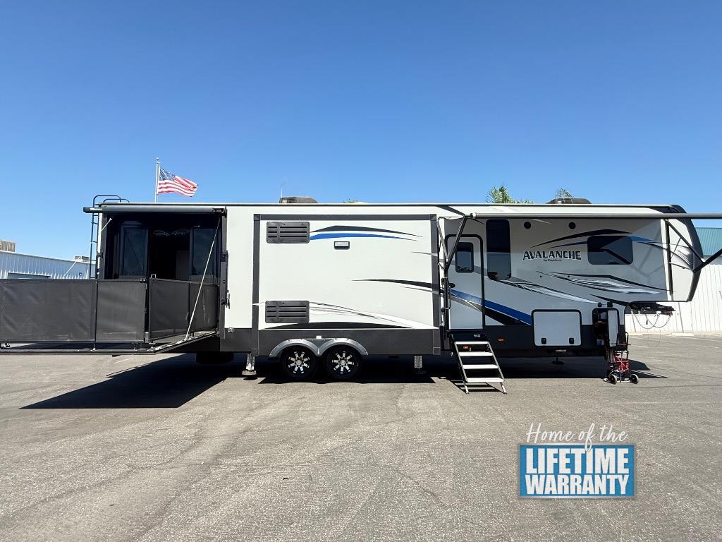 2019 Keystone Rv Avalanche 385BG in bakersfield CA