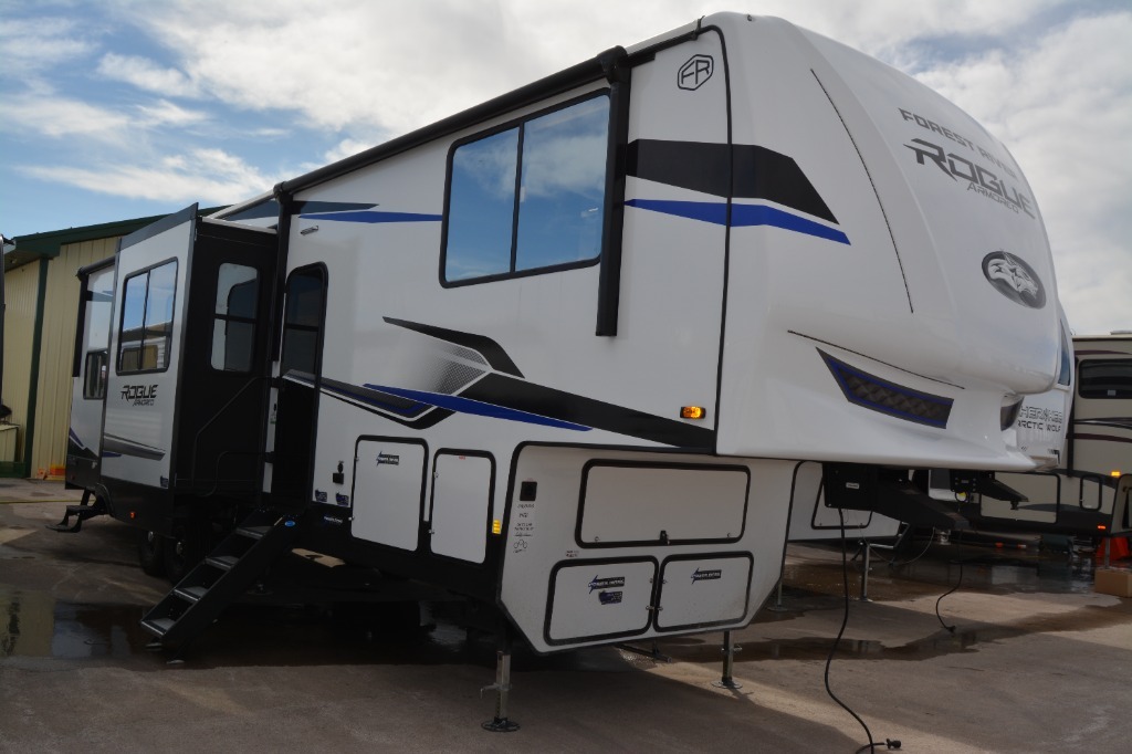 2025 Forest River Rv Vengeance Rogue Armored 341GS11 Fifth Wheel Toy Hauler RV