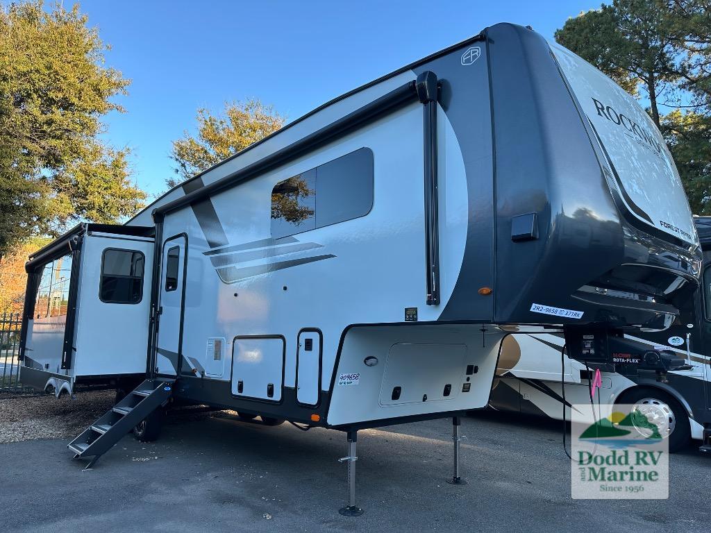 2026 Forest River Rv Rockwood Signature R371RK in yorktown VA