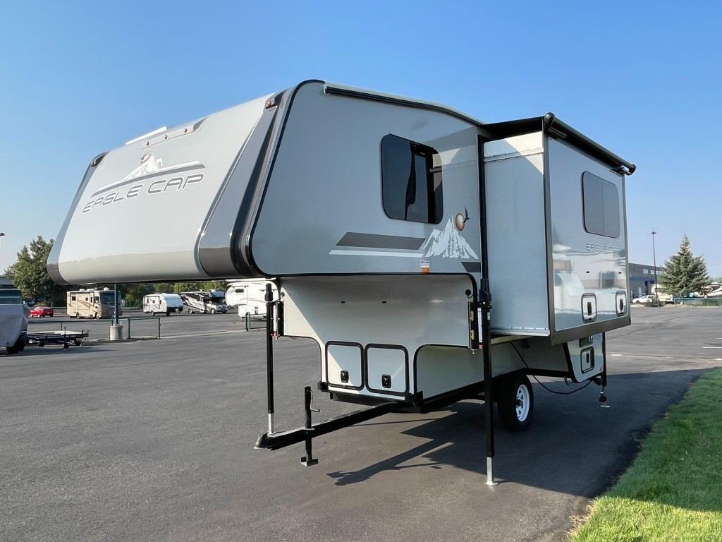2026 Adventurer Manufacturing Inc. Eagle Cap 1165 in liberty lake WA
