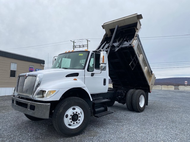 2007 INTERNATIONAL 7400 in Myerstown, PA