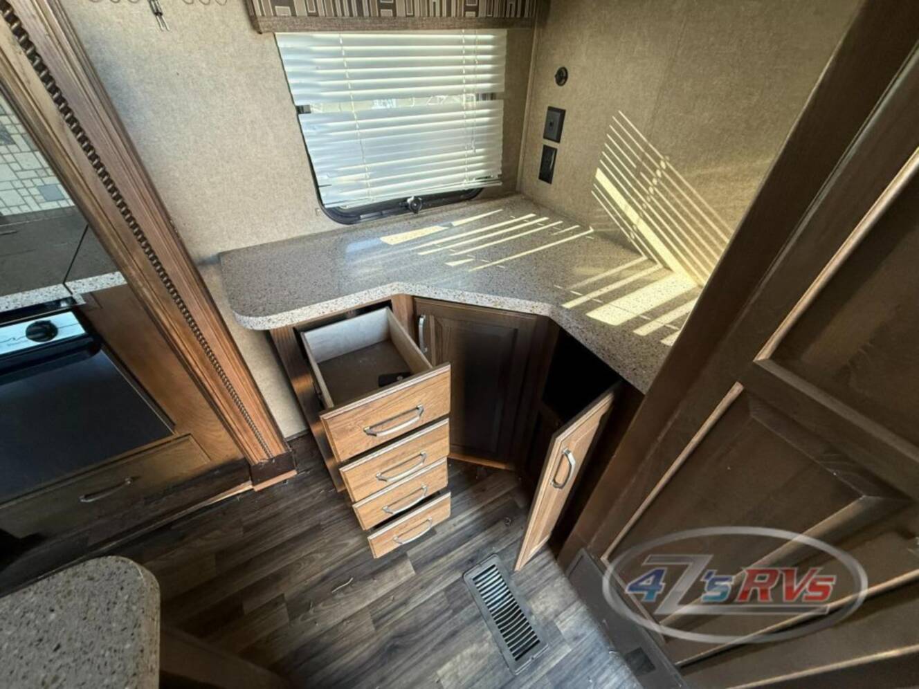 A photo of this 2016 Keystone Rv Alpine 3900RE