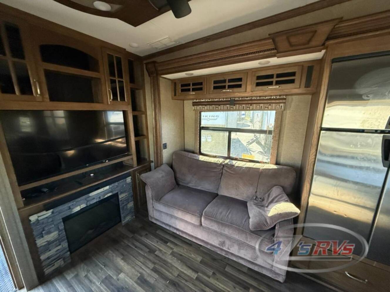 A photo of this 2016 Keystone Rv Alpine 3900RE