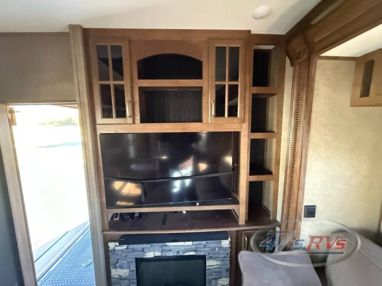 A photo of this 2016 Keystone Rv Alpine 3900RE