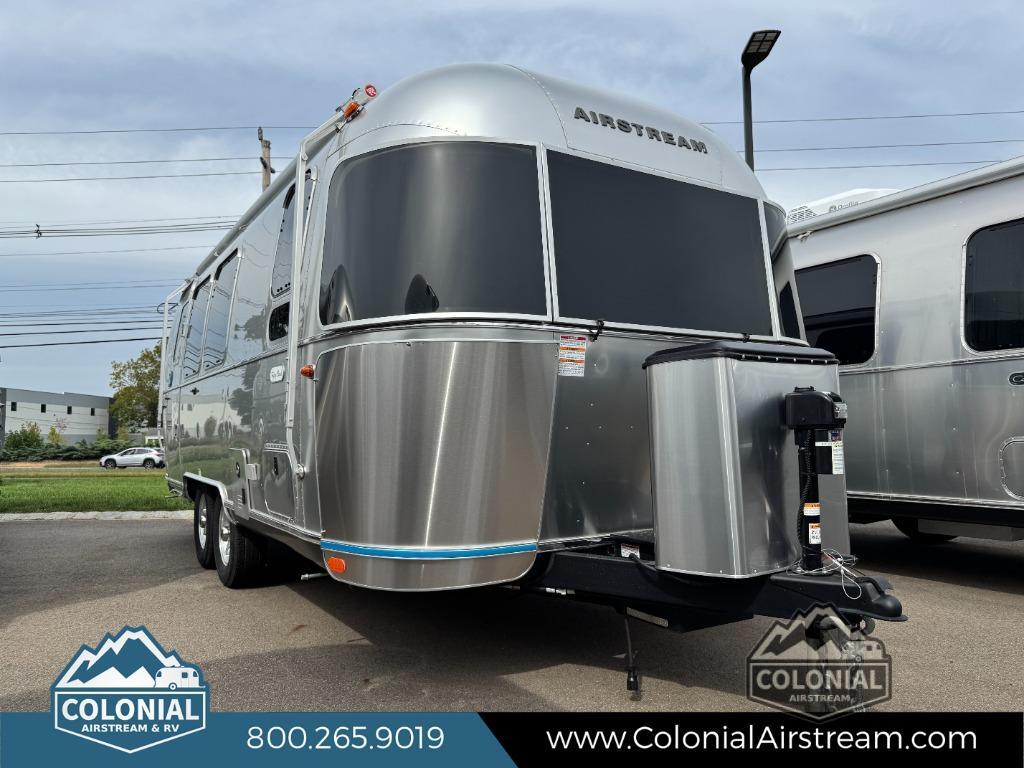2026 Airstream Flying Cloud 23FBQ Queen RV