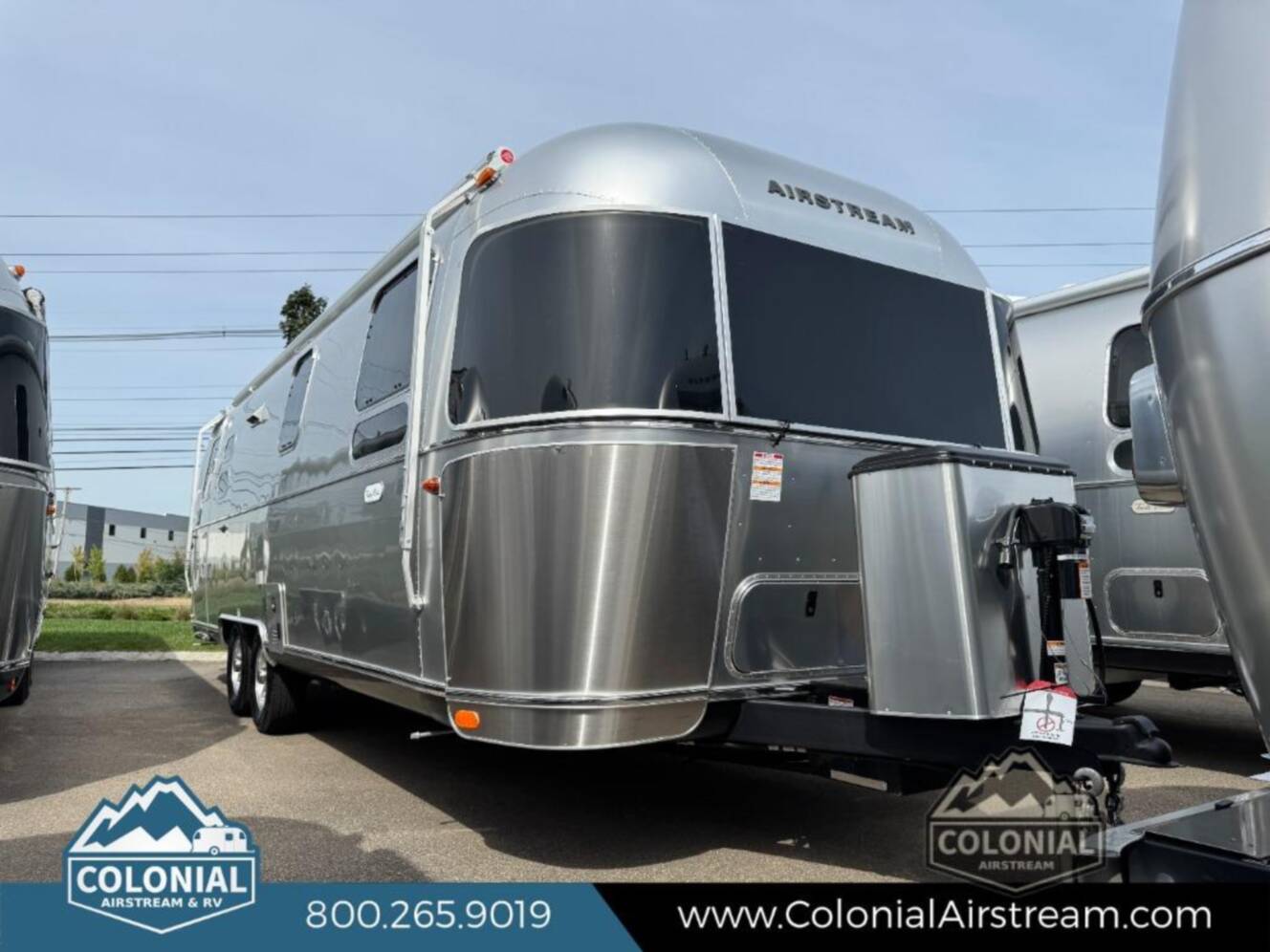 A photo of this 2026 Airstream Flying Cloud 27FBQ Queen Hatch