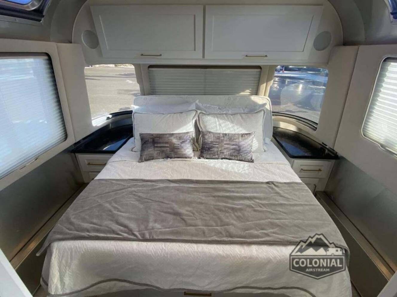 A photo of this 2021 Airstream Classic 33FBQ Queen