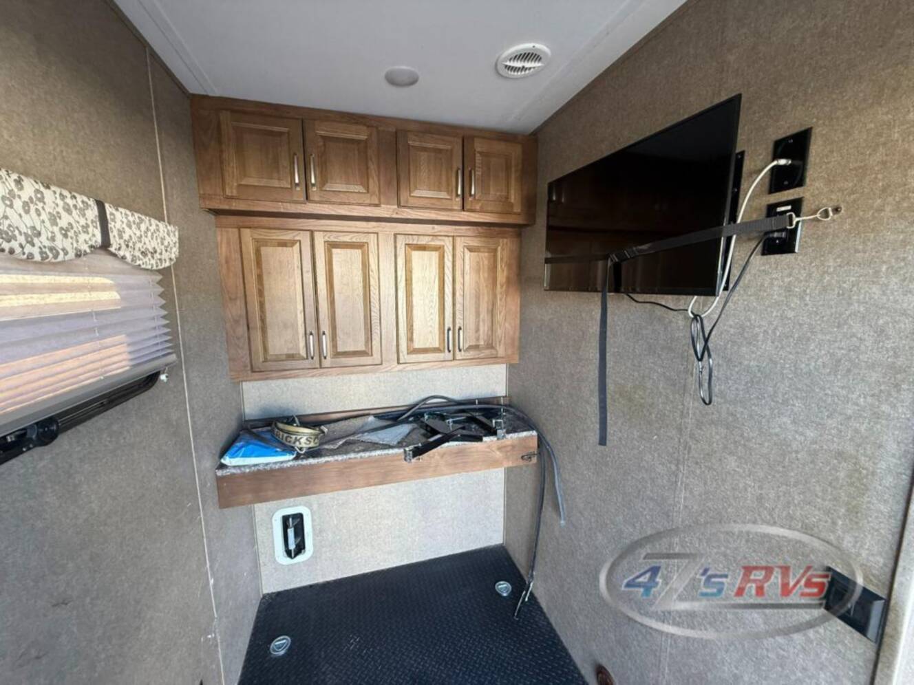 A photo of this 2016 Keystone Rv Alpine 3900RE