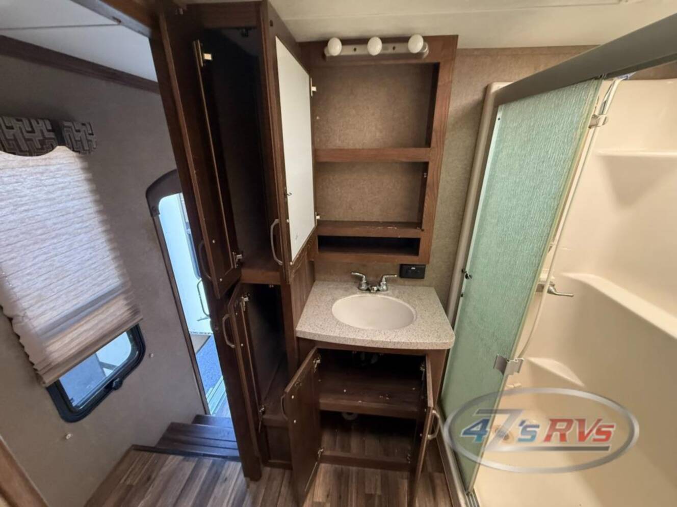 A photo of this 2016 Keystone Rv Alpine 3900RE