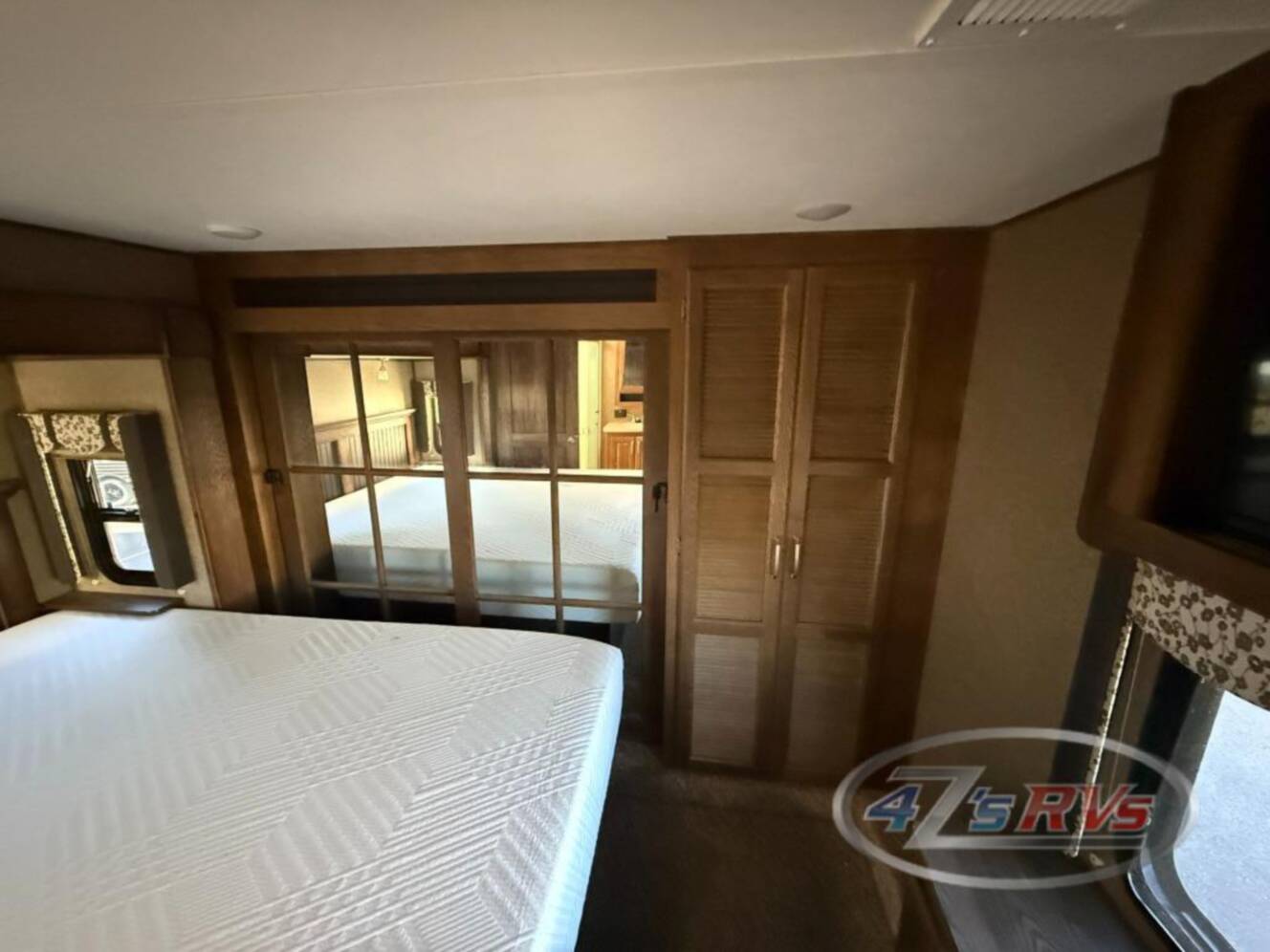 A photo of this 2016 Keystone Rv Alpine 3900RE