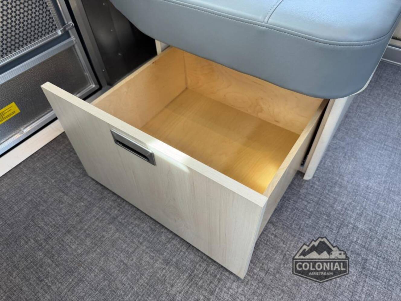A photo of this 2026 Airstream Flying Cloud 27FBQ Queen Hatch