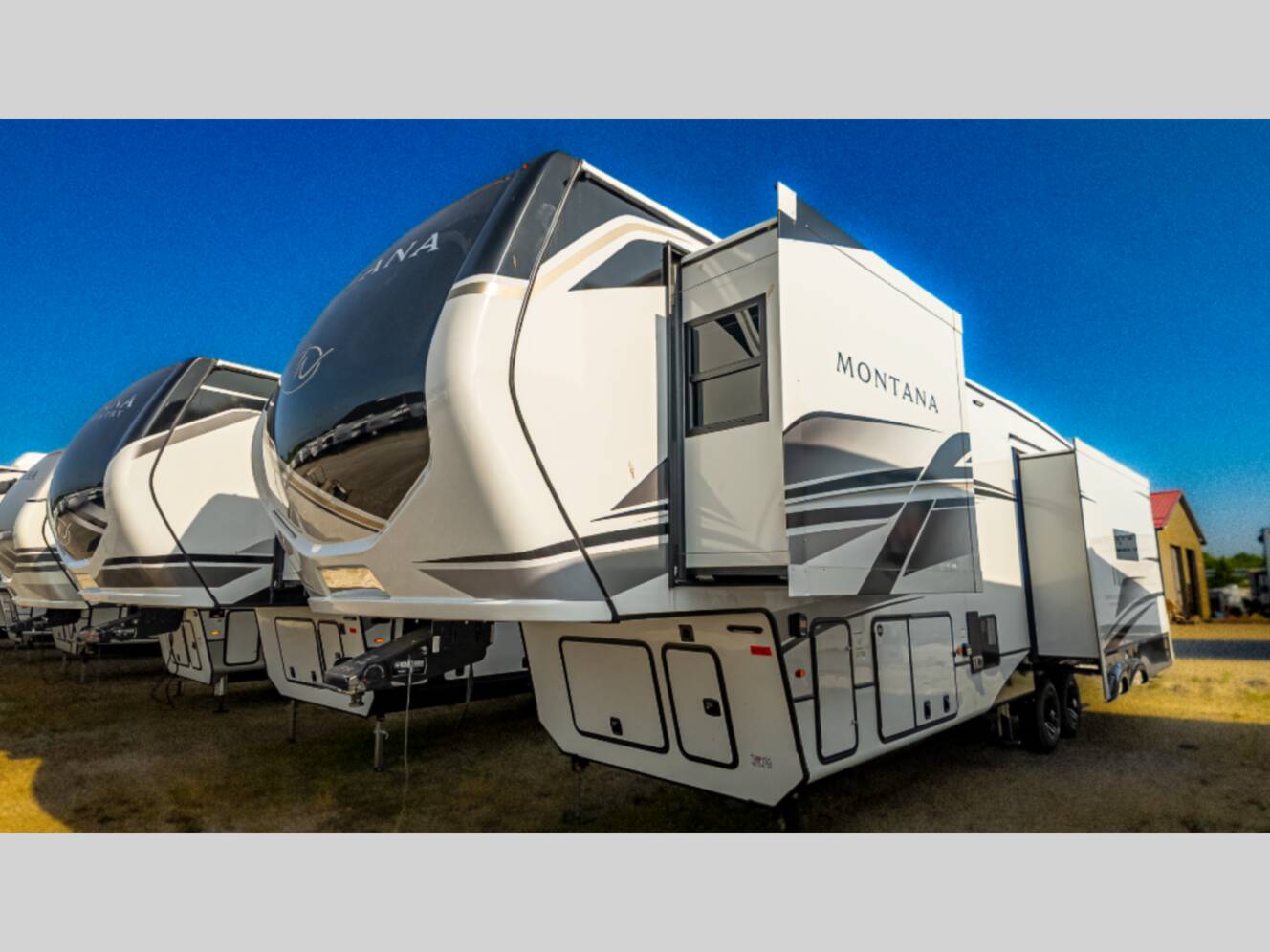 A photo of this 2025 Keystone Rv Montana 3231CK
