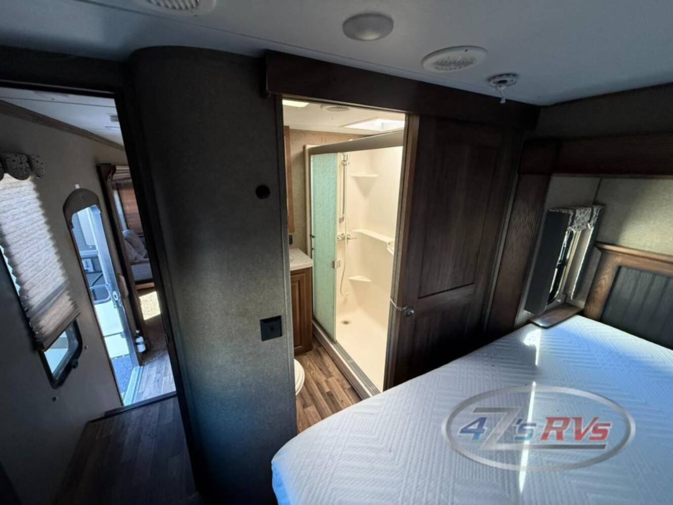 A photo of this 2016 Keystone Rv Alpine 3900RE