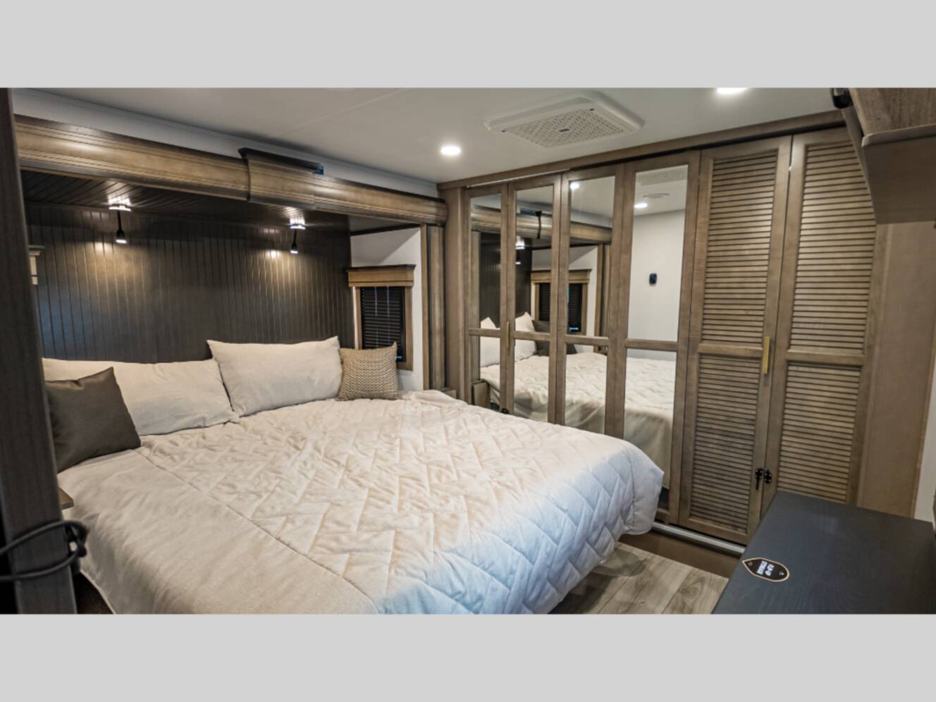 A photo of this 2025 Keystone Rv Montana 3231CK