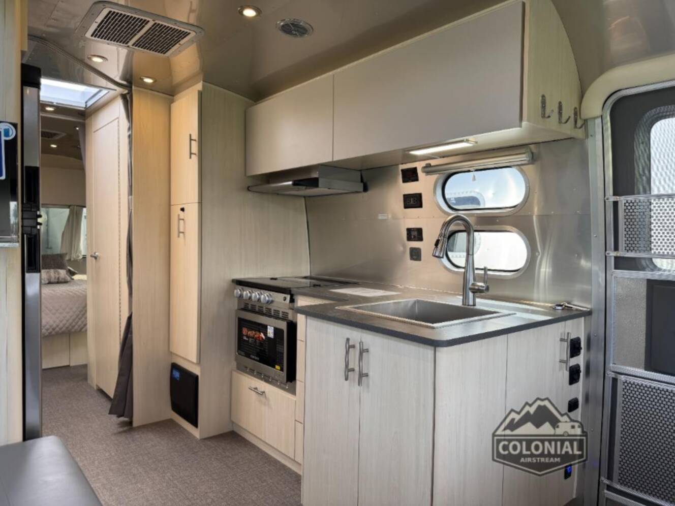 A photo of this 2026 Airstream Flying Cloud 27FBQ Queen Hatch