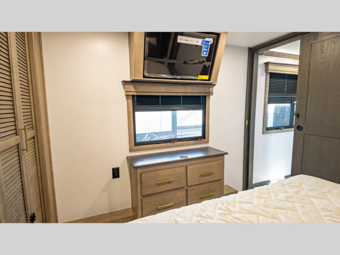 A photo of this 2025 Keystone Rv Montana 3231CK
