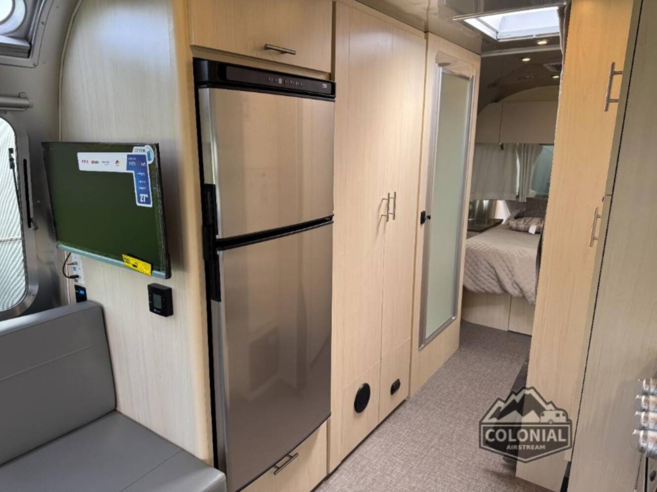 A photo of this 2026 Airstream Flying Cloud 27FBQ Queen Hatch