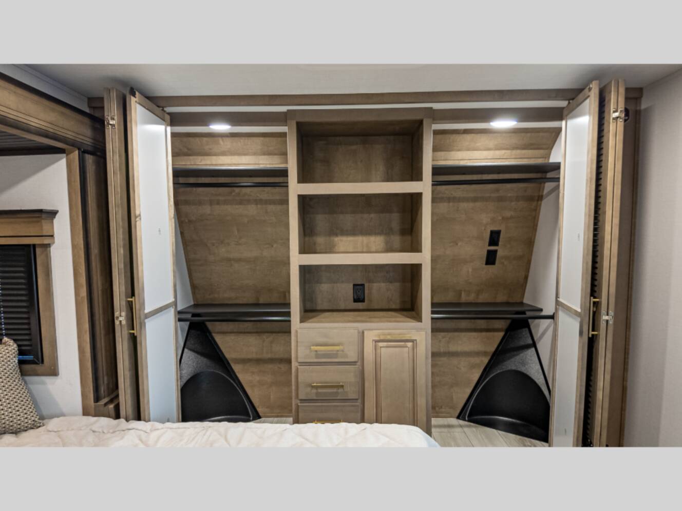 A photo of this 2025 Keystone Rv Montana 3231CK