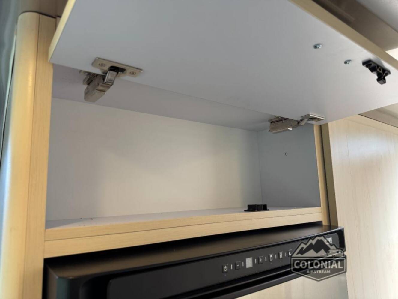 A photo of this 2026 Airstream Flying Cloud 27FBQ Queen Hatch