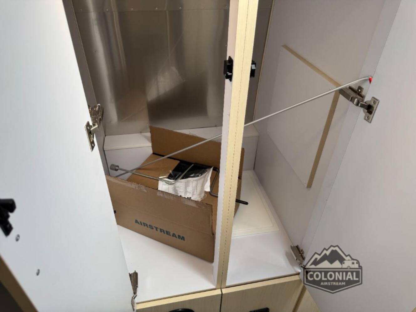 A photo of this 2026 Airstream Flying Cloud 27FBQ Queen Hatch