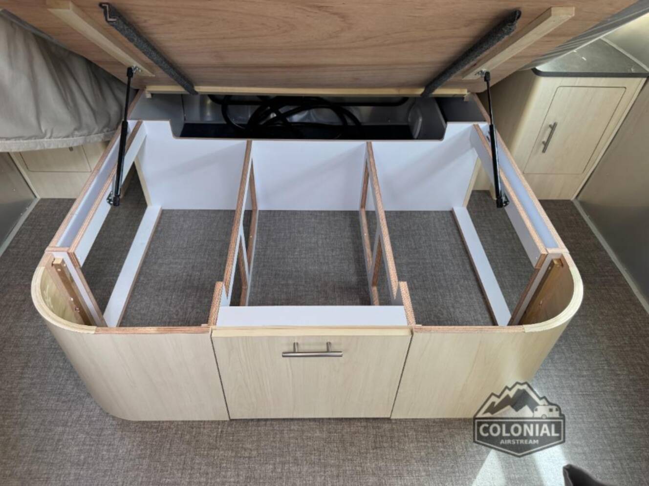 A photo of this 2026 Airstream Flying Cloud 27FBQ Queen Hatch