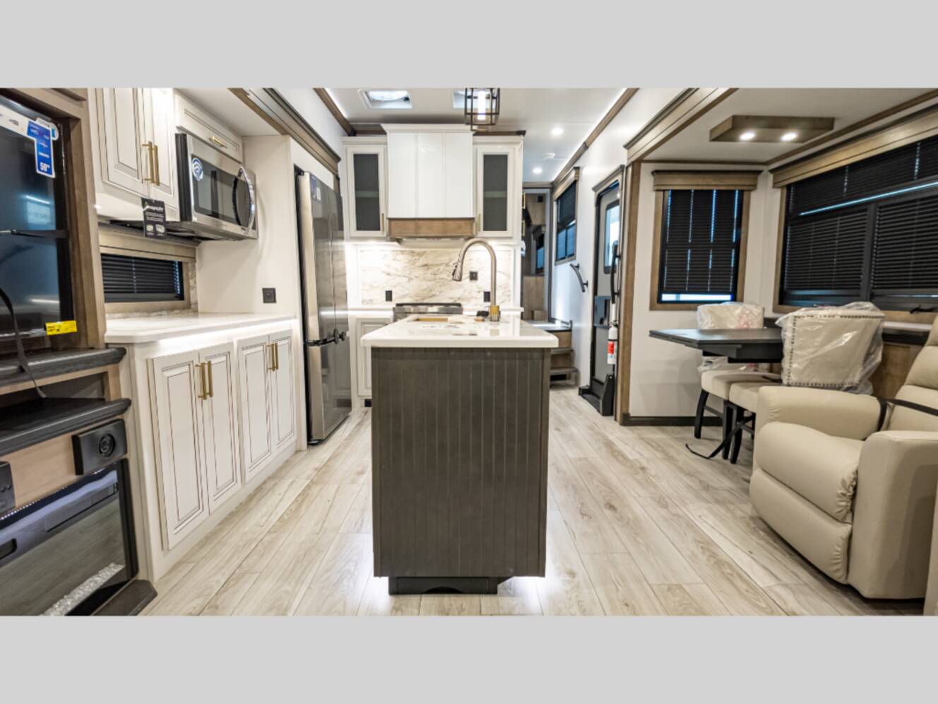 A photo of this 2025 Keystone Rv Montana 3231CK