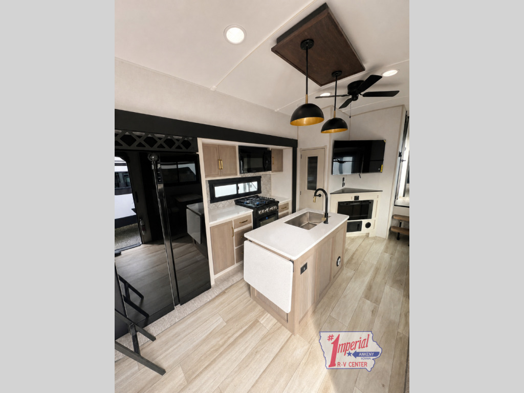 2025 Forest River Rv Wildwood Heritage Glen 375FAM in ankeny IA