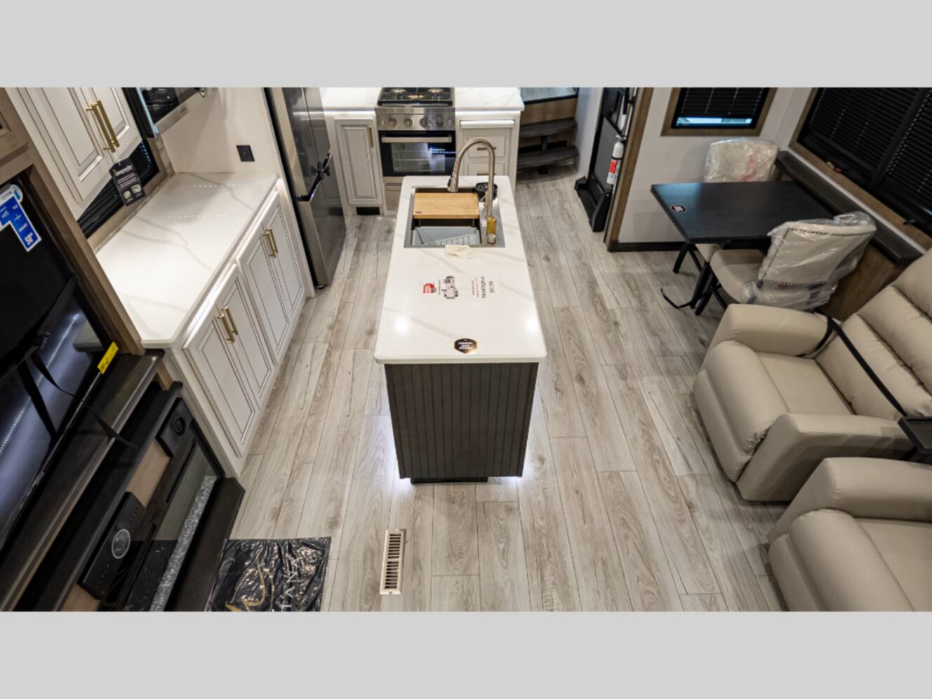 A photo of this 2025 Keystone Rv Montana 3231CK