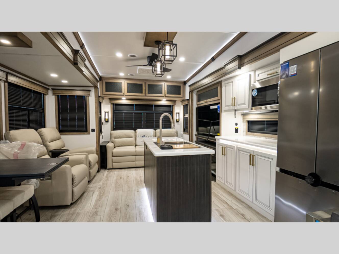 A photo of this 2025 Keystone Rv Montana 3231CK