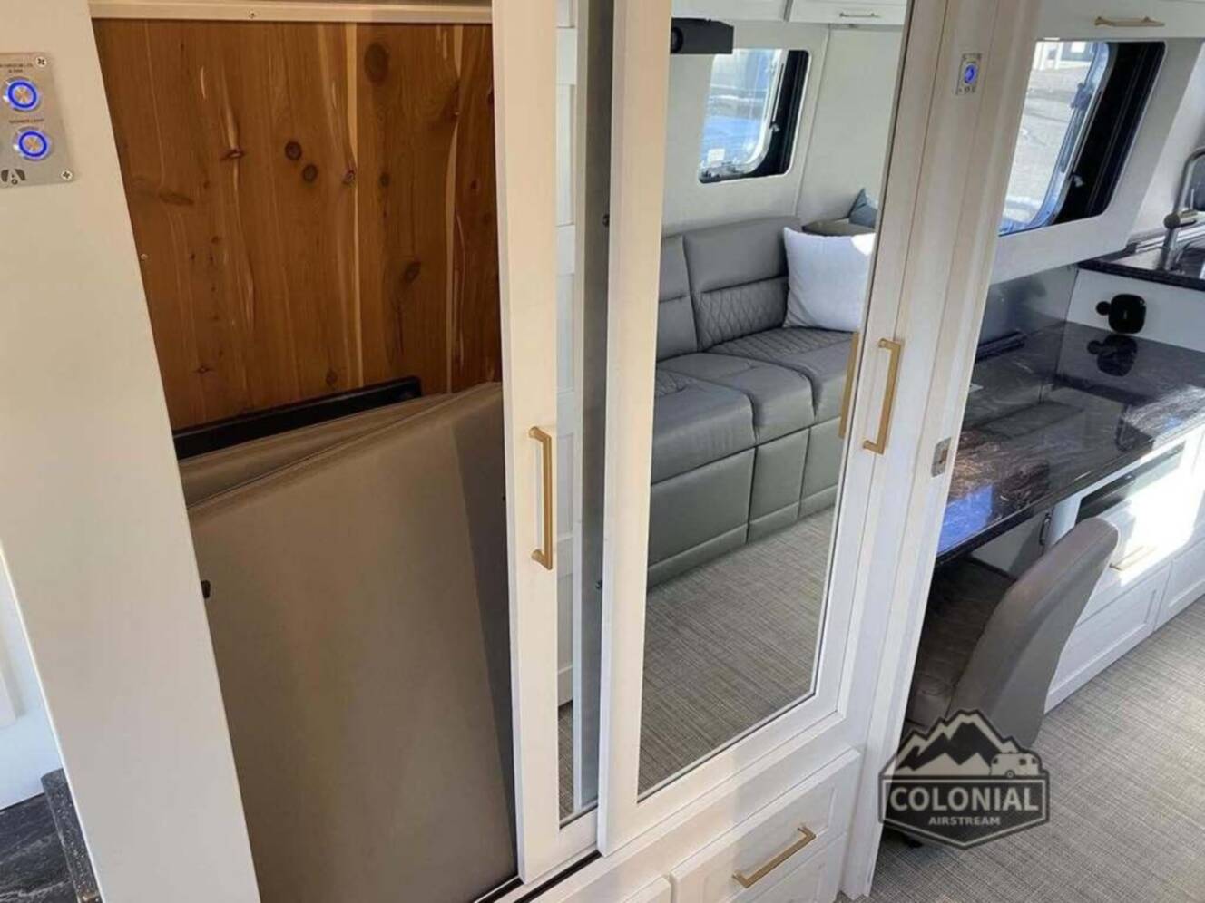 A photo of this 2021 Airstream Classic 33FBQ Queen