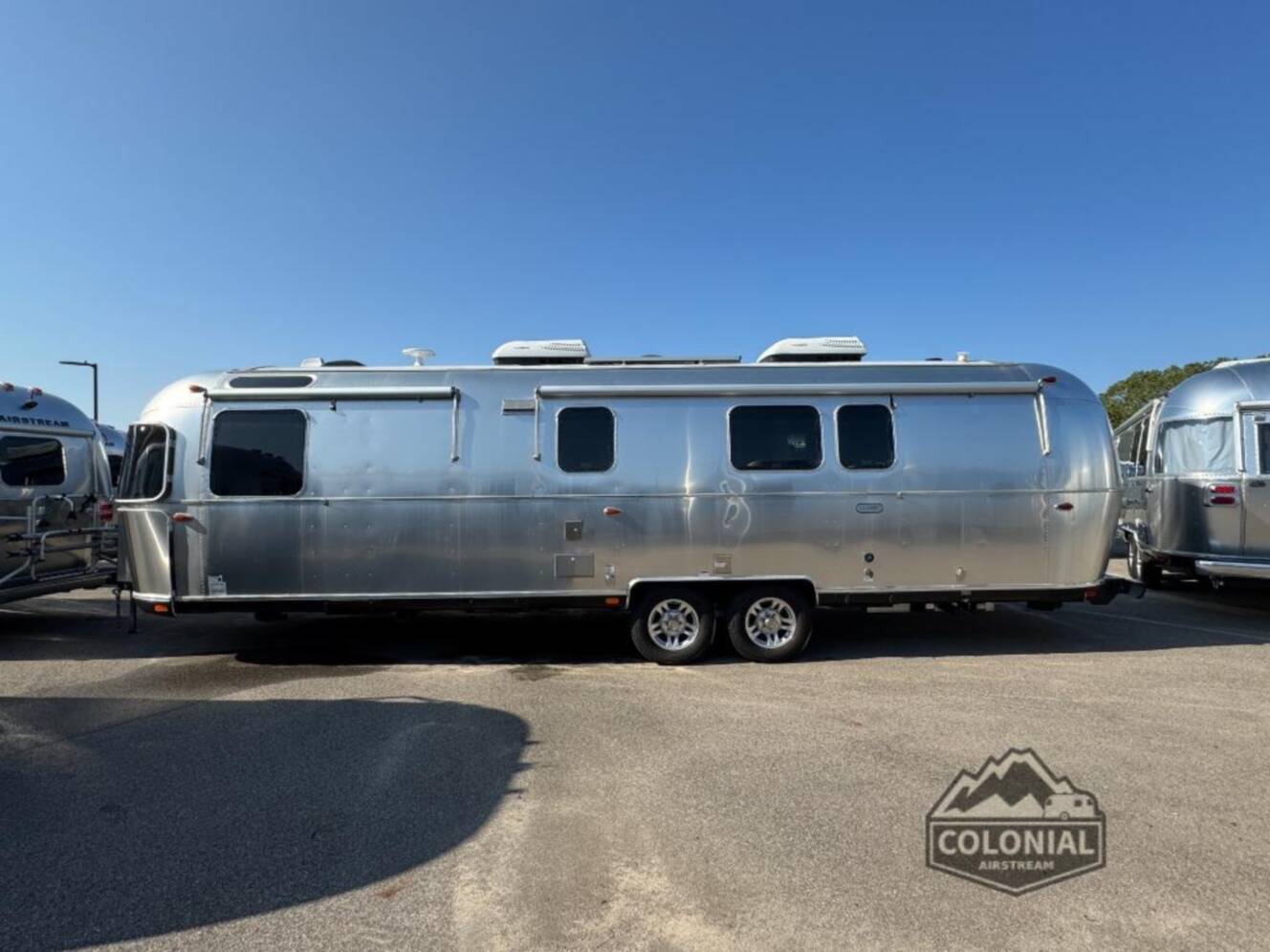 A photo of this 2021 Airstream Classic 33FBQ Queen