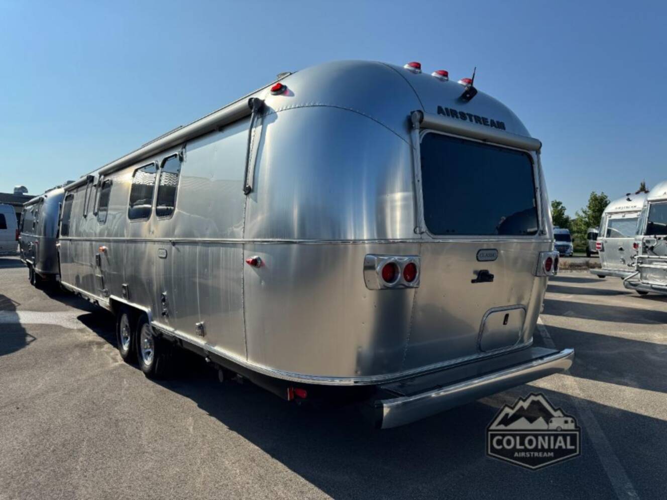A photo of this 2021 Airstream Classic 33FBQ Queen