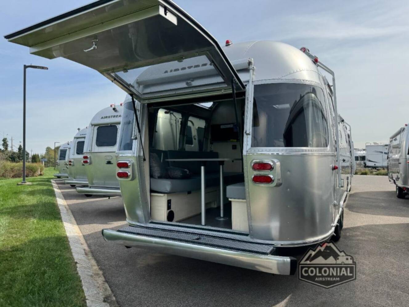 A photo of this 2026 Airstream Flying Cloud 27FBQ Queen Hatch